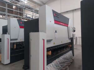 Pressa Piegetrice Nuova DENER XL 3020×135 Ton Esa 875 nr.6 Assi
