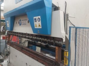 Pressa Piegatrice Idraulica CMU 3000x200 Ton Nr.4 Assi